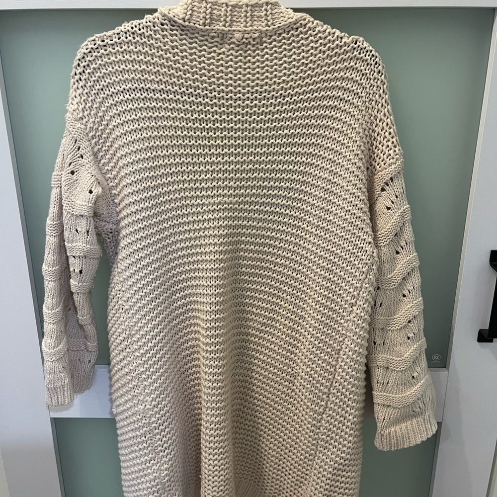 CJLA cream cardigan. S/M Good condition. Hits about mid-thigh